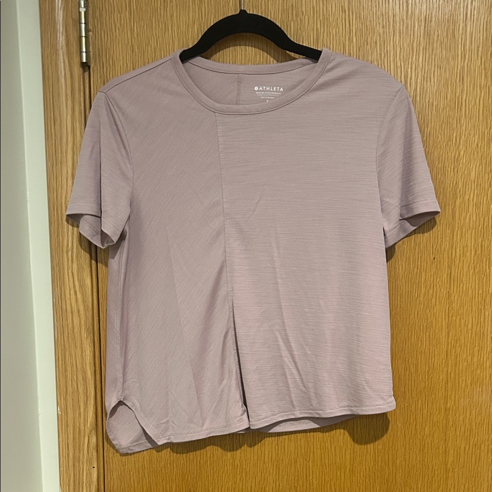 Athleta Short Sleeve Performance Tee in Soft Lavender Pink